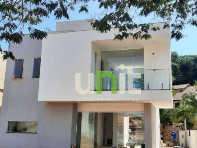 Casa com 3 dormitórios à venda, 121 m² por R$ 840.000,00 - Itaipu - Niterói/RJ