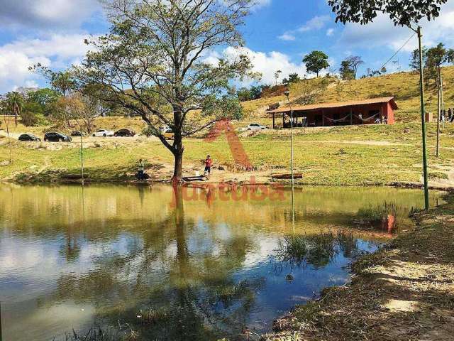 Vende-se Chácara com Rancho de Frente para Lagoa, em Mateus Leme | JUATUBA IMÓVEIS