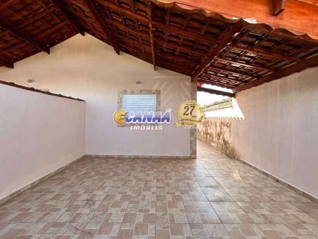 Casa com 2 quartos à venda na Av. Monteiro Lobato, 10.374, Balneário Samas, Mongaguá, 55 m2 por R$ 270.000