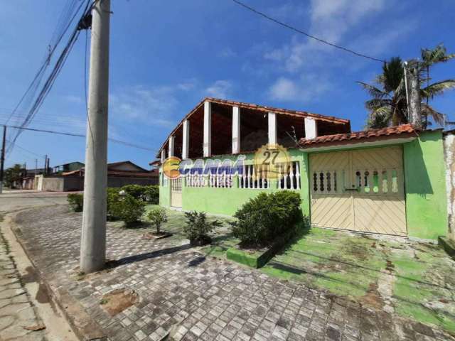 Casa com 3 quartos à venda na Av. Monteiro Lobato, 10.374, Balneário Itaguaí, Mongaguá, 185 m2 por R$ 340.000