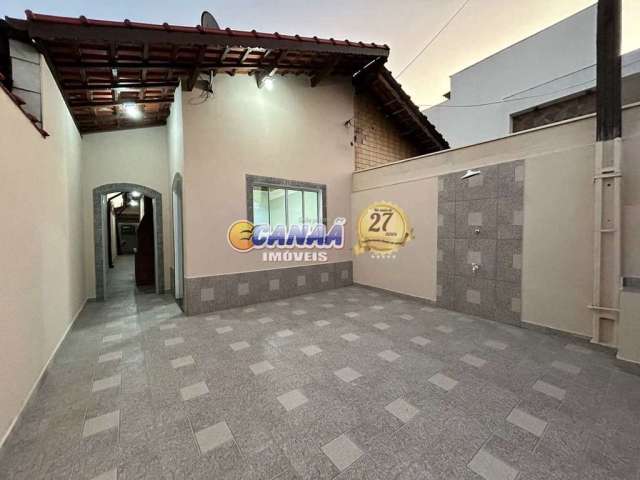 Casa com 3 dorms, Vila Vera Cruz, Mongaguá - R$ 350 mil, Cod: 11861