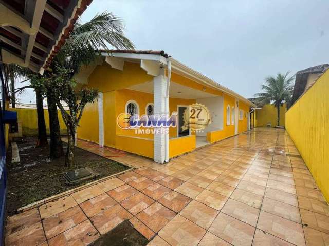 Casa com 3 quartos à venda na Av. Monteiro Lobato, 10.374, Balneário Itaguaí, Mongaguá, 193 m2 por R$ 450.000