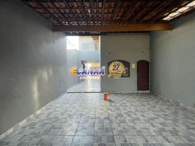 Casa com 3 quartos à venda na Av. Monteiro Lobato, 10.374, Balneário Itaguaí, Mongaguá, 161 m2 por R$ 270.000