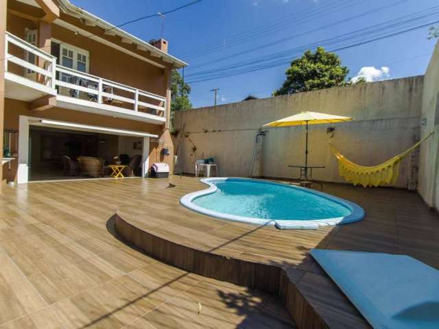 Casa com piscina em Estância Velha à  venda