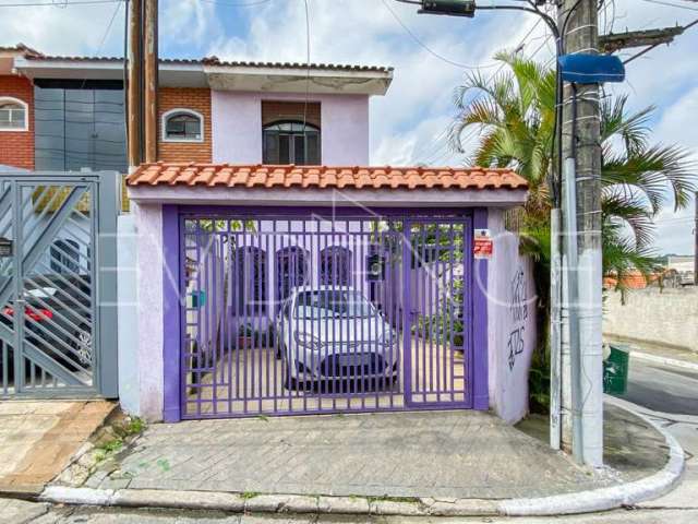 Sobrado de esquina à venda na Vila Ivone.