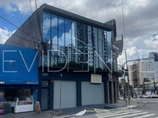 Salão comercial na Rua Apucarana esquina com Rua Emília Marengo, 333 metros.