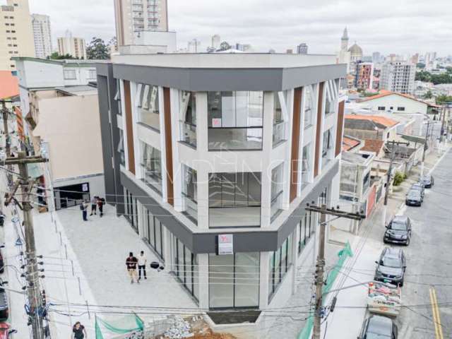 Prédio Comercial com Elevador Hospitalar na Vila Formosa