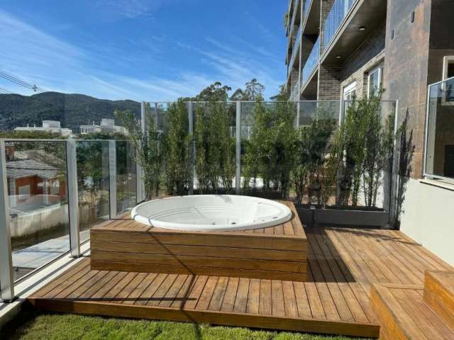 Aquele aparatmento Graden comjacuzzi e vista.