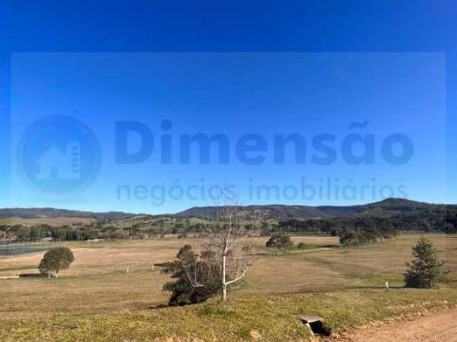 Lote para casa de campo em condomínio de luxo.