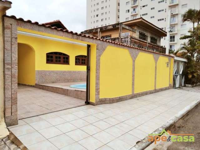 Oportunidade Única! Casa Espaçosa com 4 Suítes