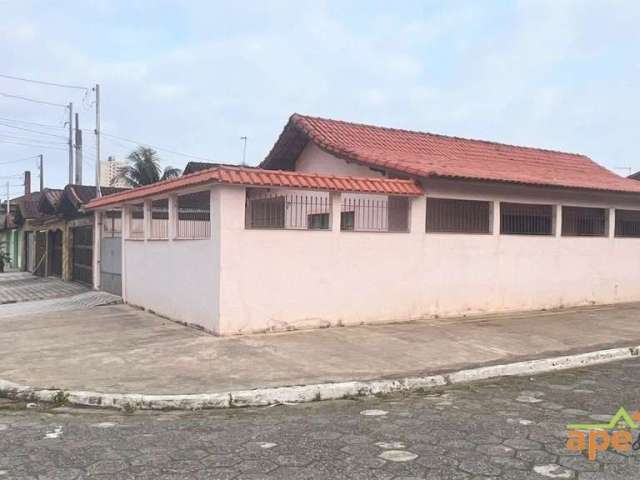 Casa Individual de Esquina a 400 Metros da praia