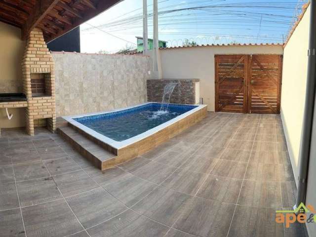 Casa à venda em Itanhaém com Piscina