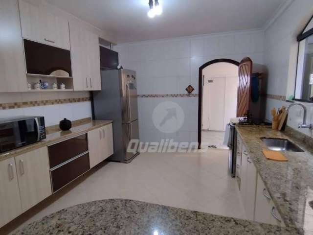 Sobrado com 4 dormitórios à venda, 210 m² por R$ 680.000,00 - Jardim Campo Verde - Mauá/SP