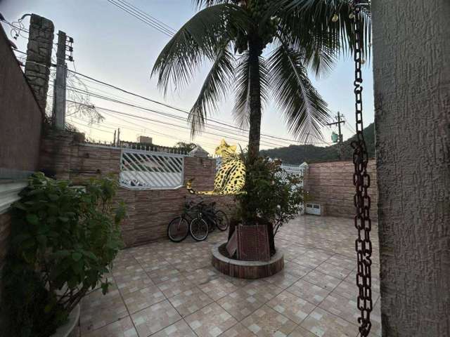 Casa Espaçosa com Piscina e Churrasqueira no Cantinho do Forte!