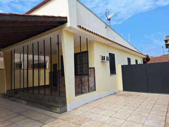 Casa para Locação em Rio de Janeiro, Campo Grande, 3 dormitórios, 1 suíte, 2 banheiros, 4 vagas