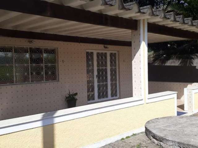 Casa para Venda em Rio de Janeiro, Campo Grande, 2 dormitórios, 1 banheiro, 3 vagas