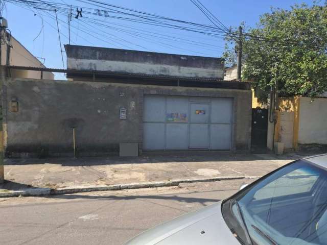 Casa para Venda em Rio de Janeiro, Cosmos, 3 dormitórios, 1 banheiro, 2 vagas