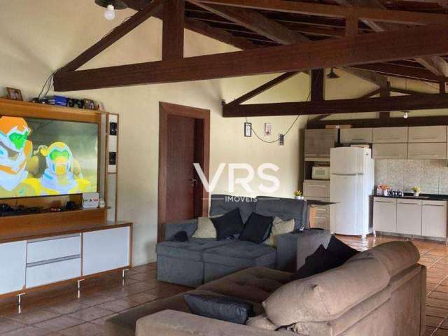 Casa com 3 dormitórios à venda, 366 m² por R$ 770.000,00 - Vila Muqui - Teresópolis/RJ