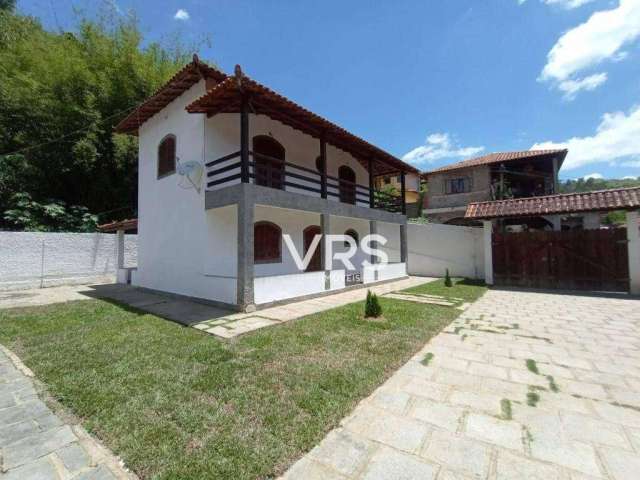 Casa com 2 dormitórios à venda, 200 m² por R$ 380.000,00 - Cruzeiro - Teresópolis/RJ