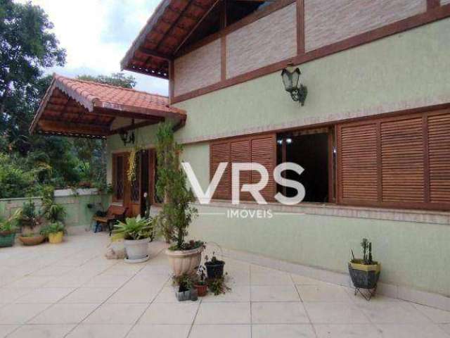 Casa com 3 dormitórios à venda, 226 m² por R$ 1.290.000,00 - Golfe - Teresópolis/RJ