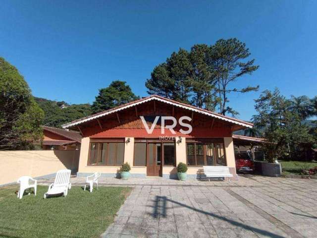 Casa com 3 dormitórios à venda, 133 m² por R$ 1.100.000,00 - Carlos Guinle - Teresópolis/RJ