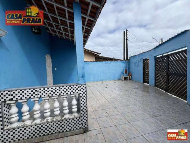 CASA 2 QUARTOS MOBILIADA COM CHURRASQUEIRA 700 METROS DA PRAIA - Mongaguá/SP