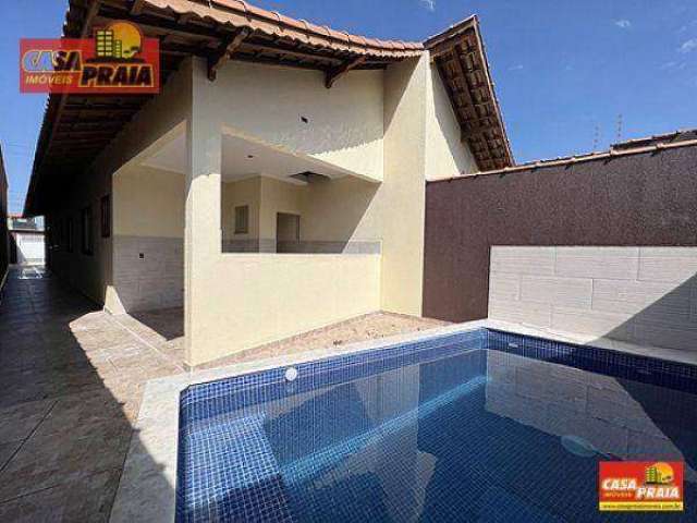 Casa 3 quartos suite com piscina e churrasqueira a 250 metros praia.