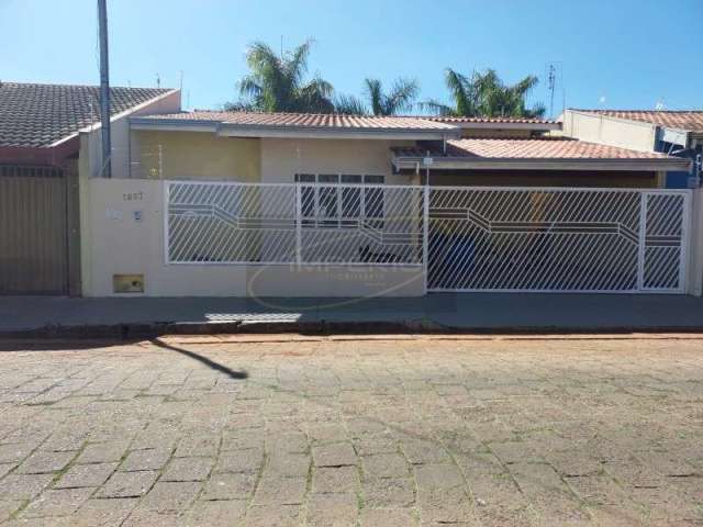 Casa com 3 quartos à venda na Rua Bastos Cruz, Água Branca, Avaré por R$ 375.000