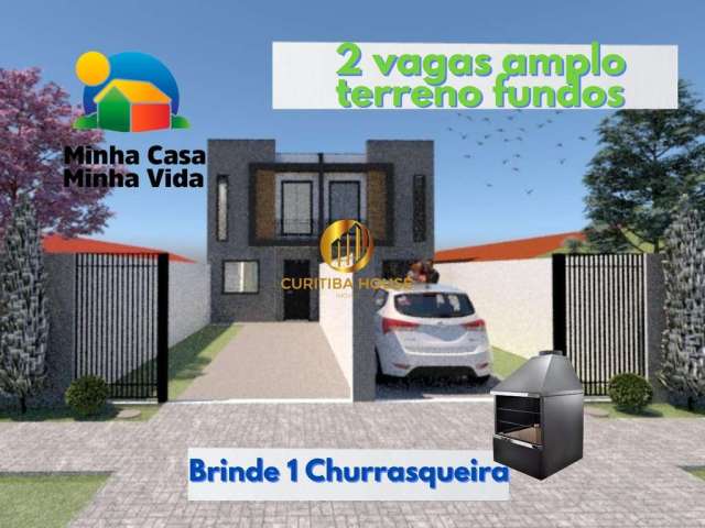 Sobrado com 2 quartos, garagem e fundos espaçoso próximo Terminal Boqueirão