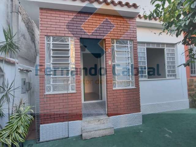 Casa em vila à Venda no Centro de Niterói-RJ  4 Quartos, 1 Suíte, 180m² de Área - Imperdível!