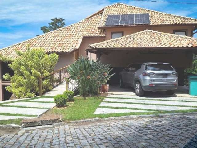 Casa de luxo em condomínio - 3 quartos, 3 suítes, 2 salas, 4 banheiros, 2 vagas - Itaipu, Niterói-RJ - 180m² de área.