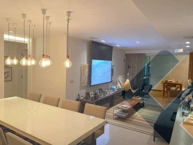 Apartamento à venda em Niterói-RJ, São Francisco: 4 quartos, 2 suítes, 1 sala, 4 banheiros, 2 vagas - 150m² de área!