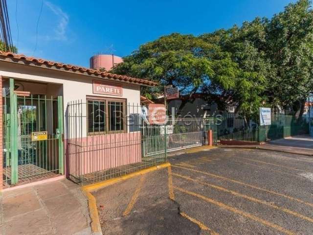 Apartamento de 01 dormitório, com possibilidade para transformar em 02 dormitórios, sala, cozinha, área de serviço e banheiro social.  Condomínio com portaria 24 hs, salão de festas com churrasqueira,