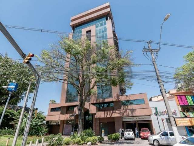 Conjunto de salas comerciais (3 salas) com área útil de 103,63m2 em&lt;BR&gt;localização privilegiada, no Centro Comercial Augusto Meyer, junto das Av. Carlos Gomes e Plínio&lt;BR&gt;Brasil Milano. O 