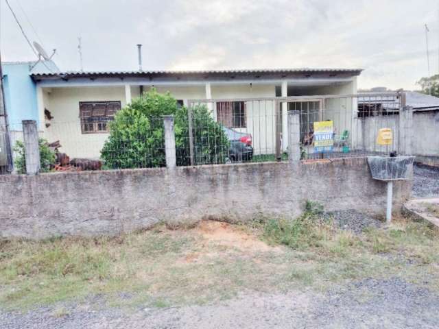 Ótimo sobrado com 2 dormitórios, sendo 1 suíte, lavabo, sala, cozinha, garagem para um carro, área coberta nos fundos com churrasqueira, pátio com porcelanato. Venha conferir! Agende já sua visita!