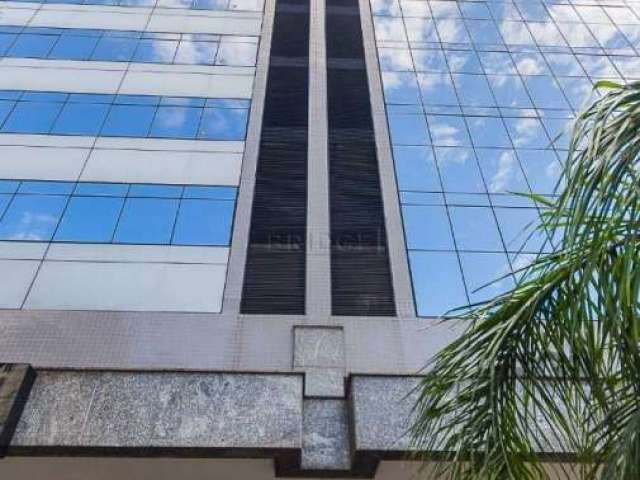 Vende sala comercial Edifício Antares Center no bairro Auxiliadora , de  frente para a Av. Carlos Gomes esquina com a Rua  Campos Sales .São 45,28m² privativos, com forro em gesso ,luminárias ,ar cond