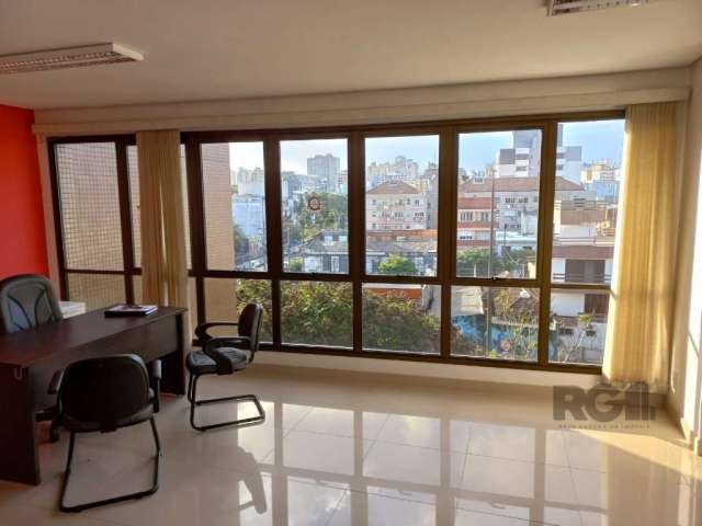 Sala comercial de frente - 37,35 m² de área privativa. Box escriturado. Tem banheiro, nicho para ar condicionado. Vista  e janela panorâmica, piso frio, split e cortinas  instalados. Móveis ficam incl