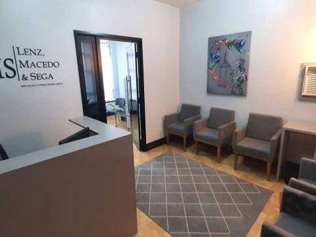 Excelente sala comercial localizado no centro histórico de Porto Alegre:&lt;BR&gt;&lt;BR&gt;Excelente oportunidade de investimento, sala comercial reformada e alugada para um escritório de advocacia p