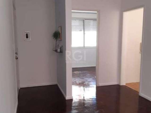 Apartamento localizado no bairro Cristo Redentor, com 39m² no 3º andar. Imóvel com 01 dormitório, sala de estar/jantar, cozinha, banheiro social, área de serviço e pisos em cerâmica e parquet. Imóvel 