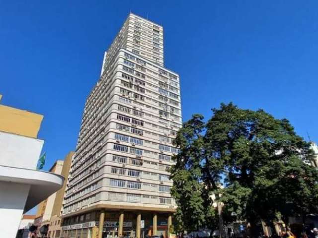 Vende  excelente  sala com divisórias em vidro, arejada, iluminada, andar alto, piso frio, banheiro e  espaço par copa.&lt;BR&gt;&lt;BR&gt;Condomínio oferece: Portaria 24 horas, elevadores modernos e 