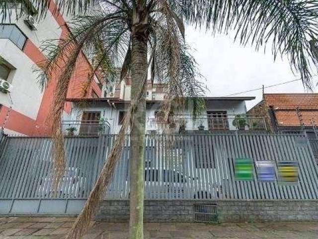 Casa de 3 dormitórios para venda no bairro Passo da areia.&lt;BR&gt;Casa com 03 dormitórios, sacada na suíte, sala de jantar, sala de estar, cozinha, área de serviço, ampla varanda. 02 vagas de garage