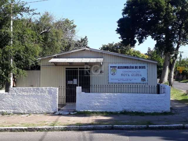 Casa de esquina, ao lado de escolas, CTG Gildo de Freitas, parada de ônibus na frente.