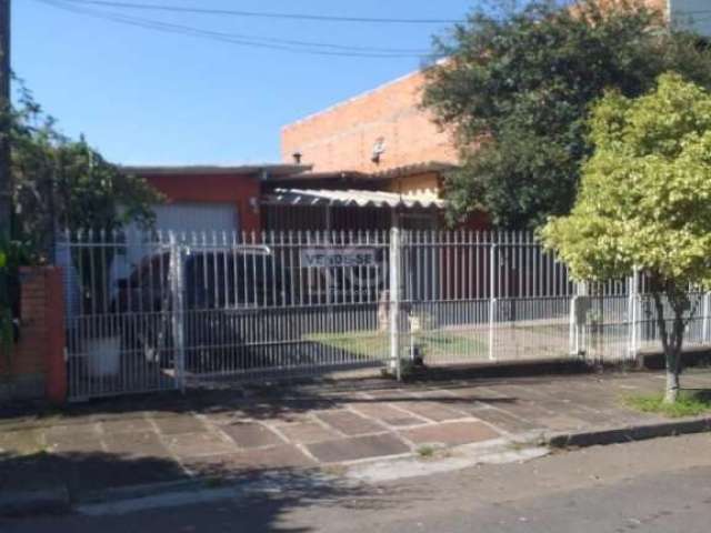 casa em boas condições, linhas de ônibus perto , região residencial tranquila, perto de mercados e academias. 2 banheiro e possibilidade de 3, pátios na frente e atras. aceita dação