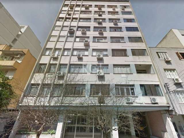 Ótimo apartamento no Centro, próximo da Av Borges de Medeiros e da UFRGS, de 2 dormitórios. Possui living amplo, 2 dormitórios, banheiro social com box de vidro, cozinha, área de serviço e banheiro au