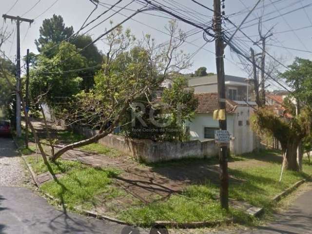 Terreno de esquina na Chácara das Pedras, atrás do posto policial. Ótima localização para residência, comércio ou até mesmo um pequeno conjunto de casas geminadas (condomínio). Área aproximada de 520m