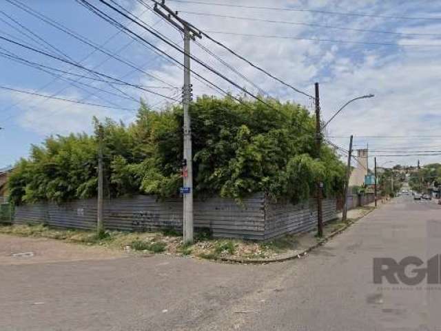 Ótimo terreno no bairro Medianeira, de esquina, plano, com 325m², sendo 13 x 25m. Ideal para a construção de residência ou comércio com frente para 2 ruas. Localizado em ótima região com escolas, comé