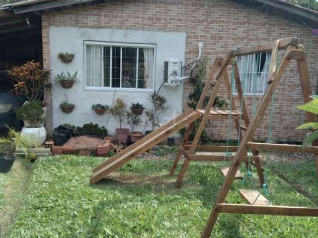 Casa no Bairro Belem Velho, de 2 dormitórios, sala, banheiro social e ampla cozinha. Aos fundos, amplo pátio com arvores frutíferas. Aceita propostas. Agende agora sua visita.