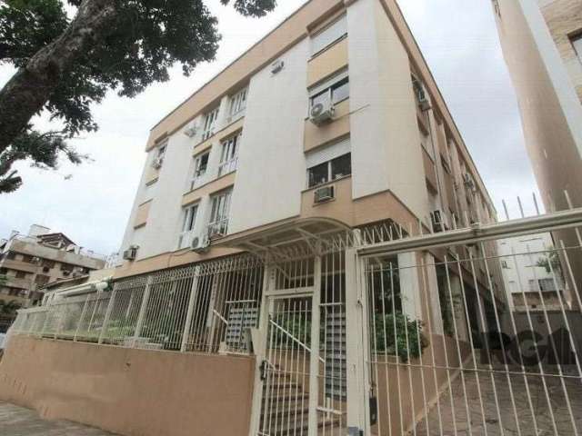 Apartamento no bairro Petrópolis em Porto Alegre. 2 dormitórios, sendo 1 suíte, cozinha montada, sol da manhã. Desocupado!!! Condomínio com elevador. Localizado próximo ao GNU do Petrópolis. Facilidad