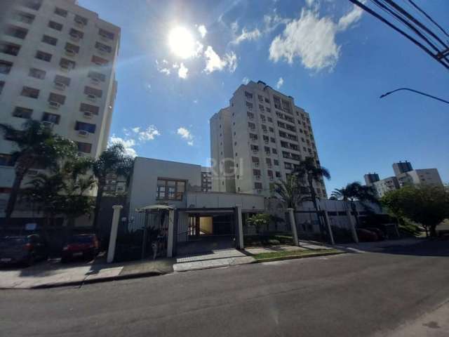 Apartamento 3 dormitórios com suite com Hidro, sala com churrasqueira, quartos com laminado, banheiro social, lareira,vaga p 2 carros coberta, salão de festas, piscina, academia, ótima localização