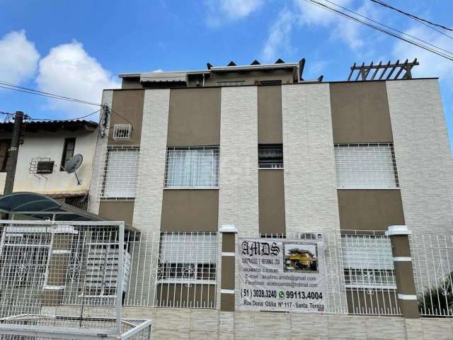 Imóvel no bairro Cristal em Porto Alegre, com 1 dormitório, sala, cozinha, área de serviço, banheiro e pátio privativo. Apartamento amplo, arejado com ventilação cruzada. Imóvel próximo a escolas, par